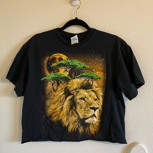 Cropped lion t-shirt🦁